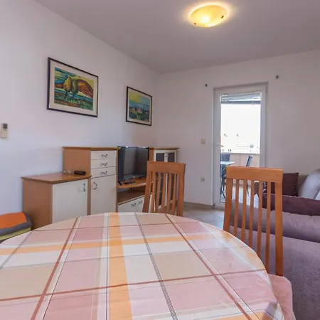 Gorgeous In With Wifi Apartamento Pakoštane